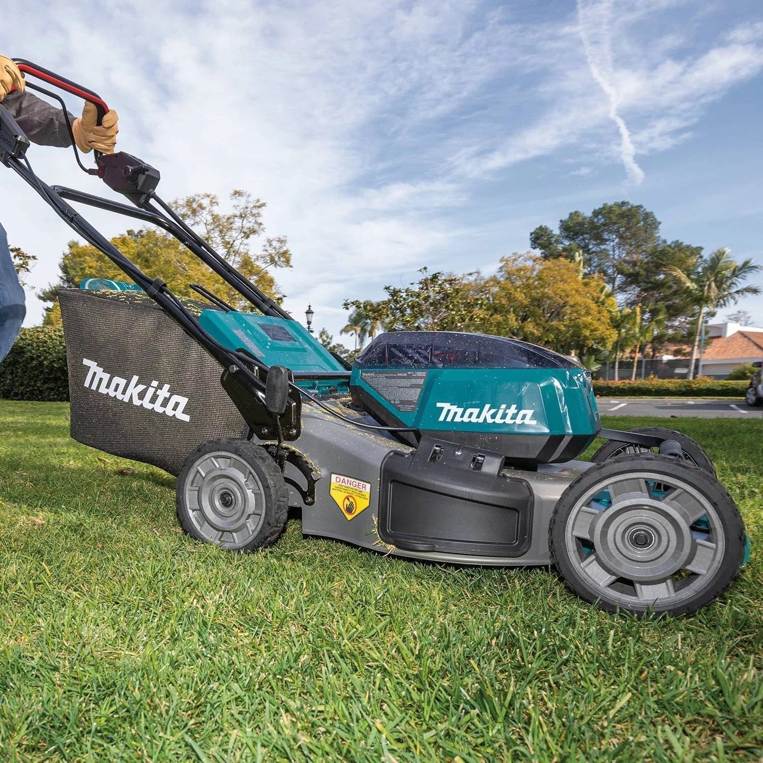 21 in. 18-Volt X2 (36-Volt) LXT Lithium-Ion Cordless Walk Behind Self Propelled Lawn Mower Kit with 4 Batteries (5.0 Ah)