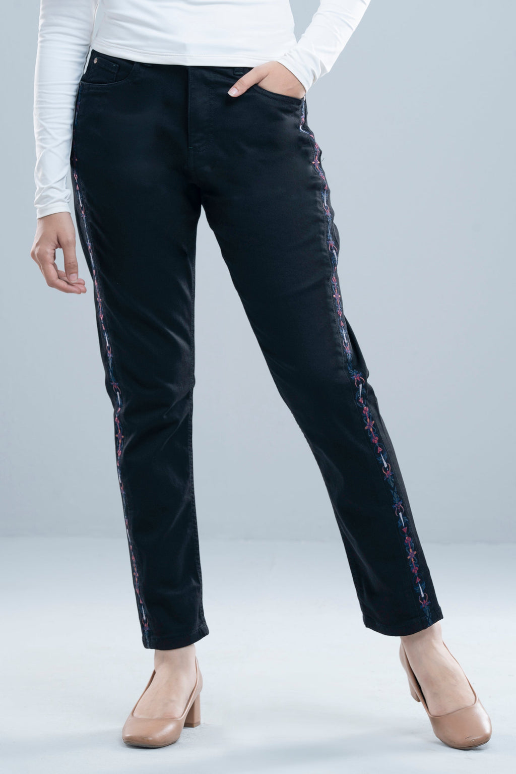 Women’s-Slim-Fit-Embroidered-Denim-Pants-Chic-ComfortableStyle.jpg